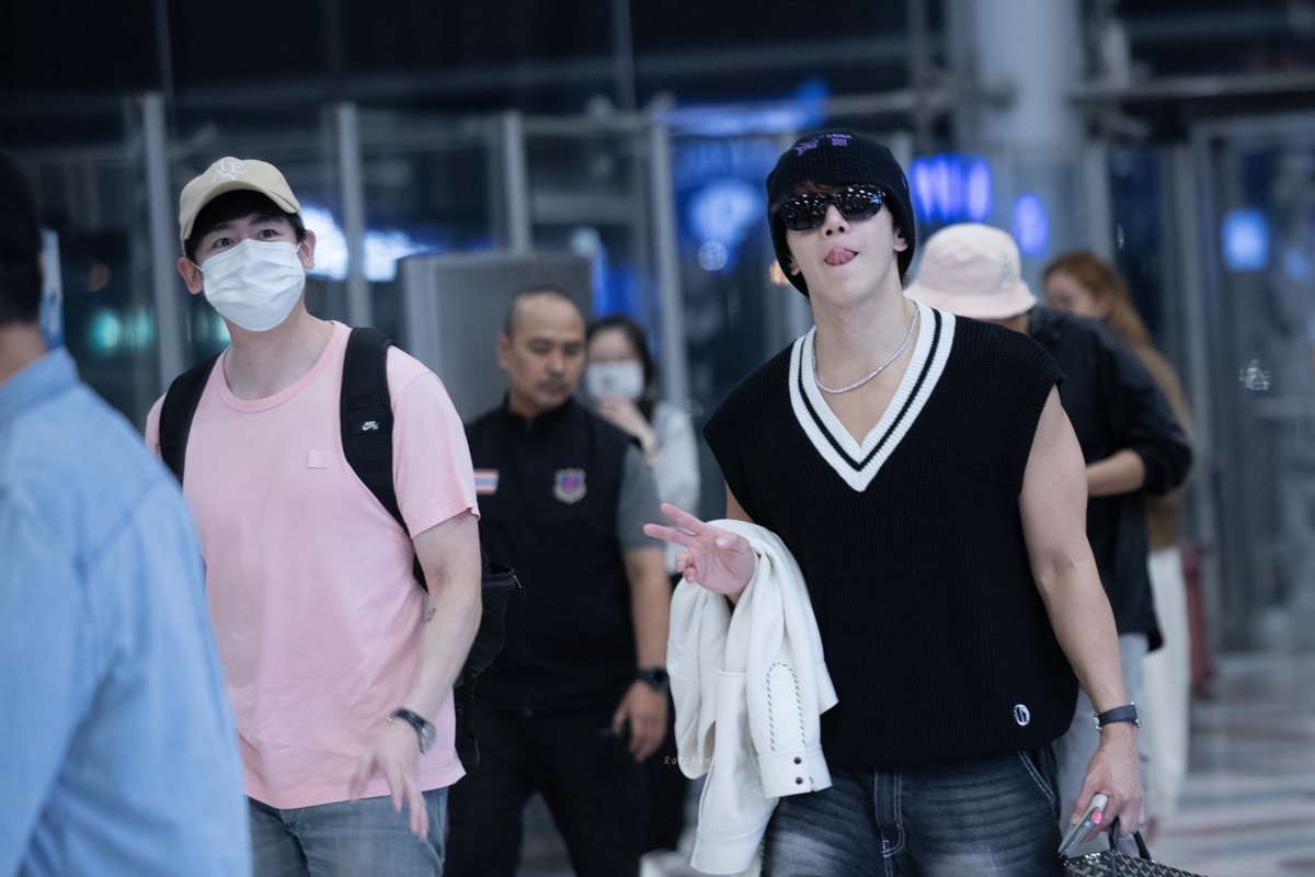 Safe Flight na ka~ My Honeymoon Couple 🫶🏻🫶🏻🫶🏻

#2PM #투피엠 
#JUN_K #준케이 
#NICHKHUN #นิชคุณ 
#2PM_ENWJ_inBKK
#2024_FanCon_ENWJ_BKK