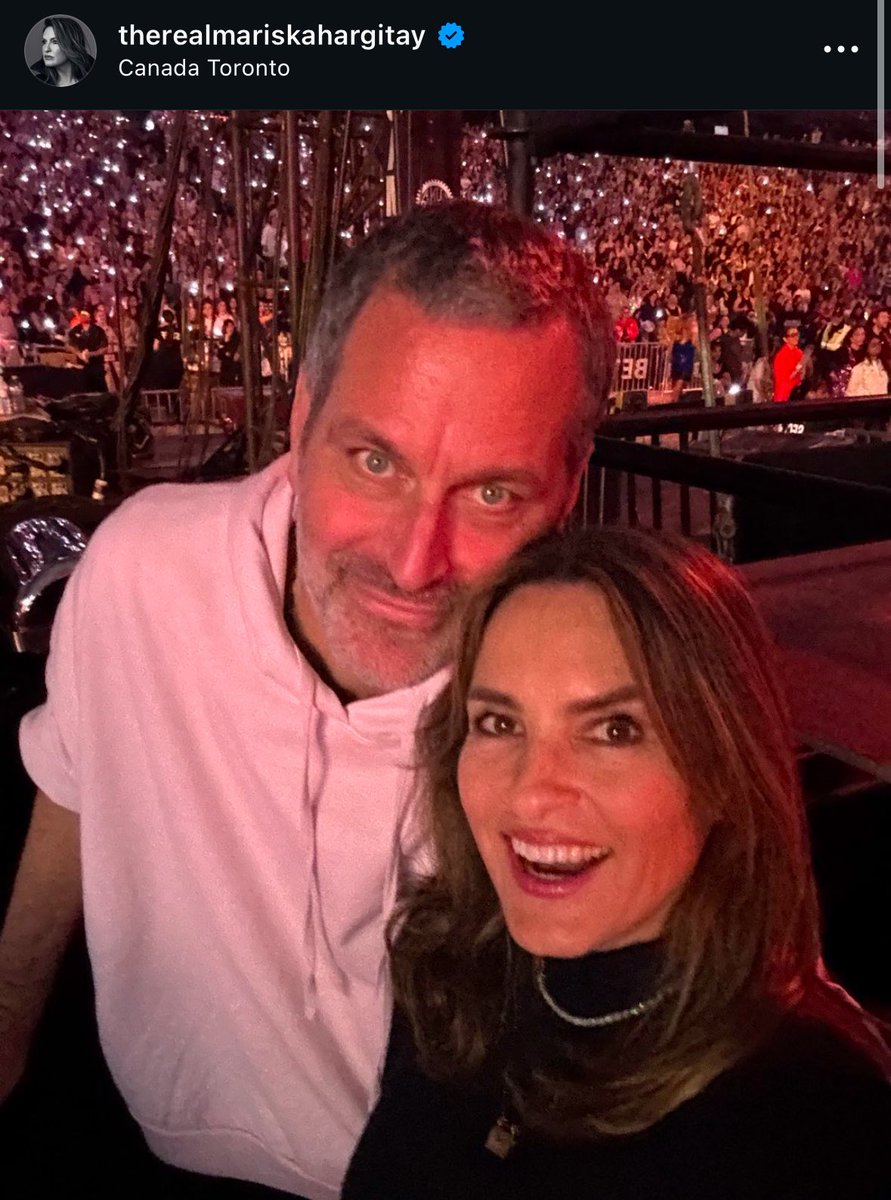 TSUpdating's tweet photo. 🚨| Mariska Hargitay attended The Eras Tour last night! https://t.co/Rw9wWlRQFm