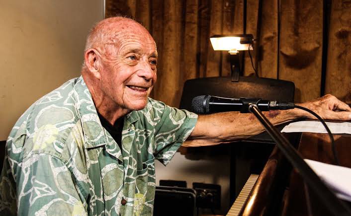 Hoy honramos al gran Gerry Weil, quien ha partido, pero ha dejado en el camino una estela muy poderosa de armonías, swing, amor y sabiduría.  Maestro de maestros, venezolano insigne ❤️