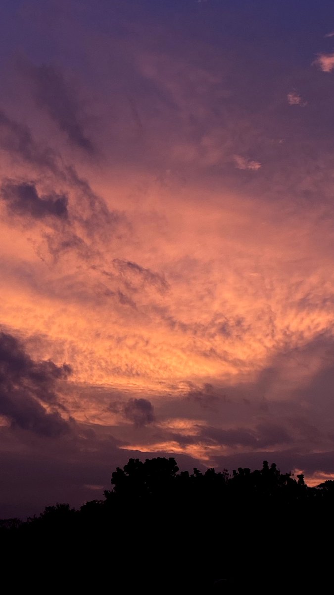 oddwackd's tweet photo. just dropping these sunset pics that i took 3 days ago https://t.co/tUw0sI19Fi