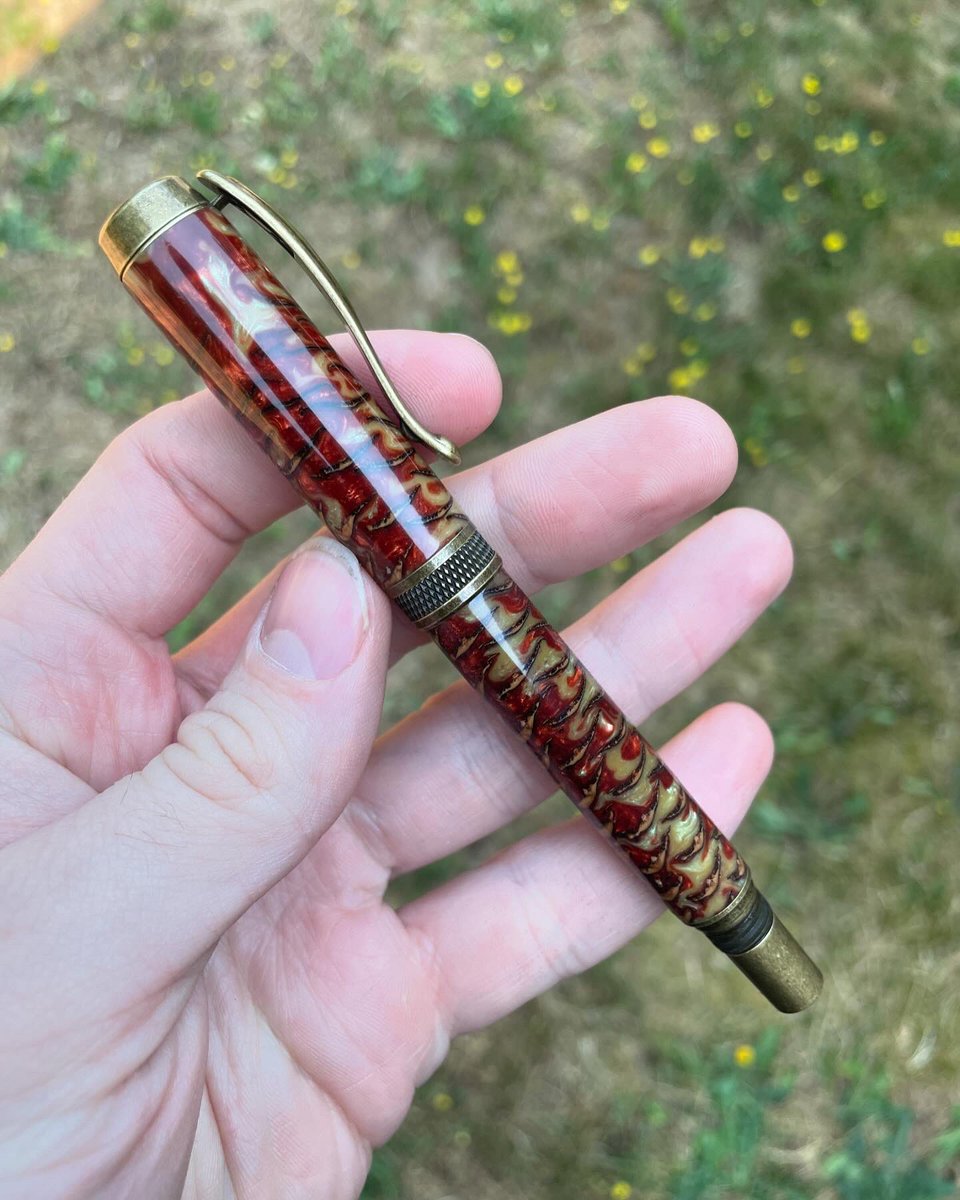 PenmakerX's tweet image. Yep, that’s a pinecone. A pine cone cast in resin. Because I can.