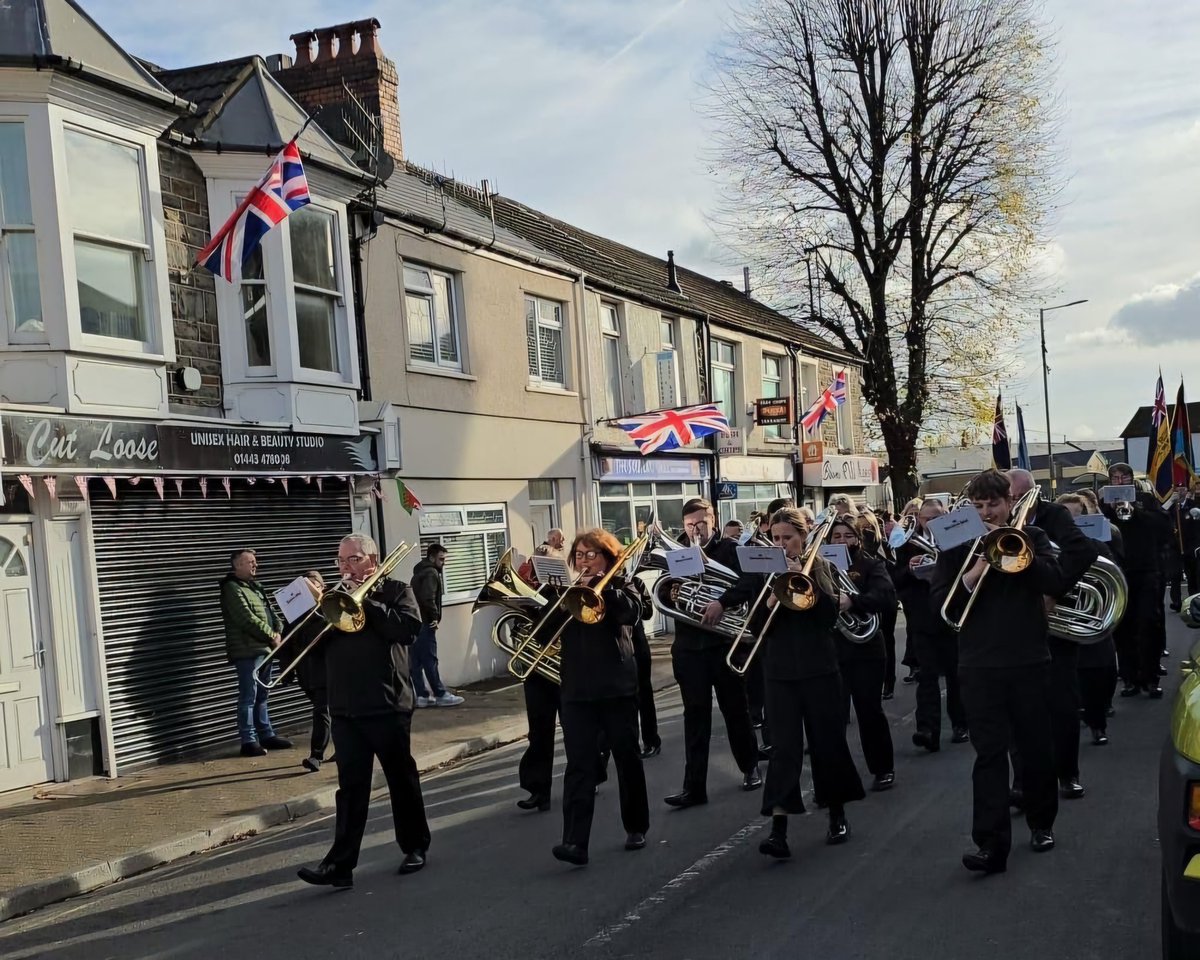 VikkiHowells's tweet photo. Fantastic turn out in Penrhiwceiber today for the community's annual remembrance parade and service. It was an honour to pay my respects to those who sacrificed their lives for our freedoms.

"Lest we forget" https://t.co/YlbKWMGaR1