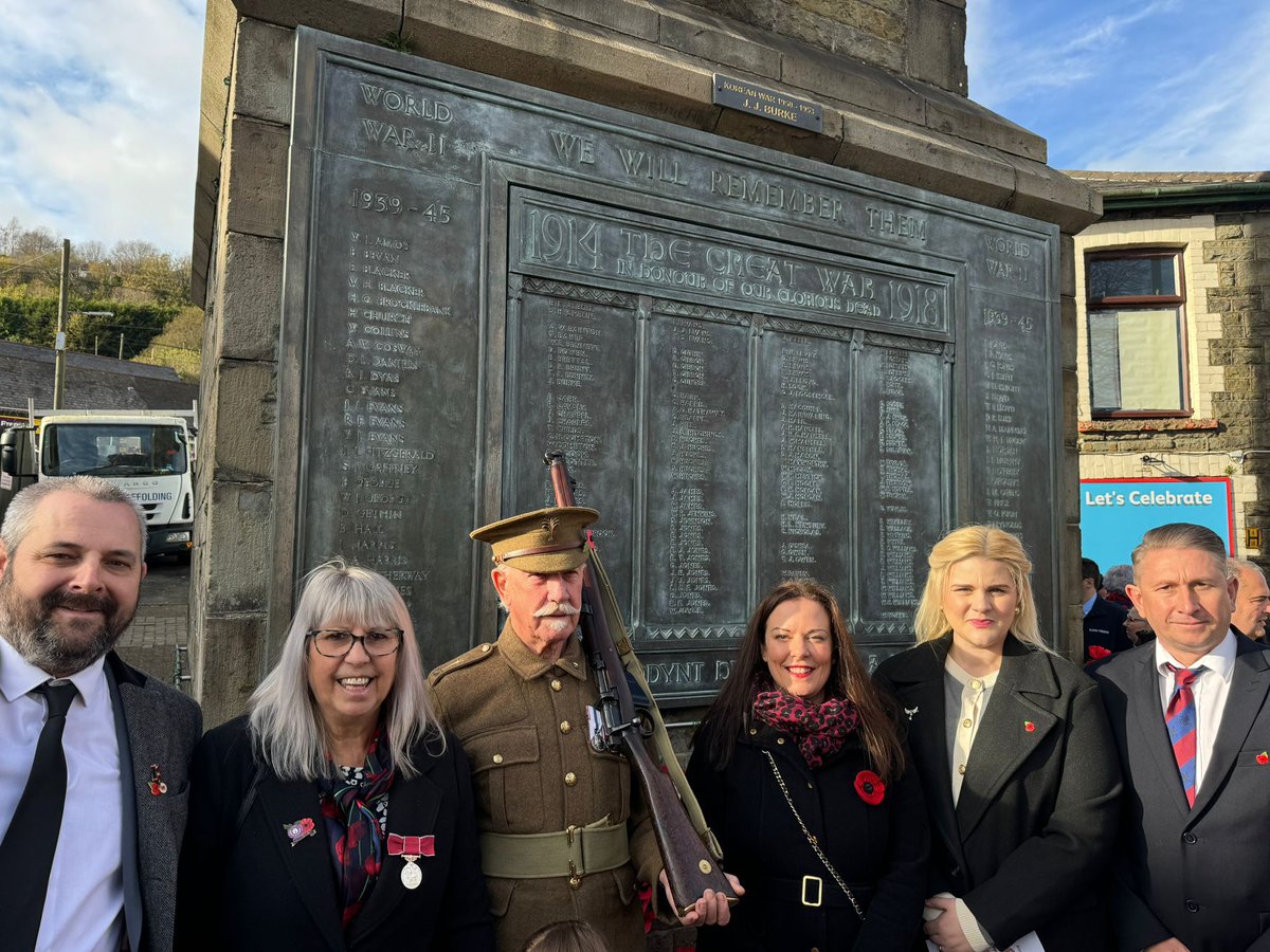 VikkiHowells's tweet photo. Fantastic turn out in Penrhiwceiber today for the community's annual remembrance parade and service. It was an honour to pay my respects to those who sacrificed their lives for our freedoms.

"Lest we forget" https://t.co/YlbKWMGaR1