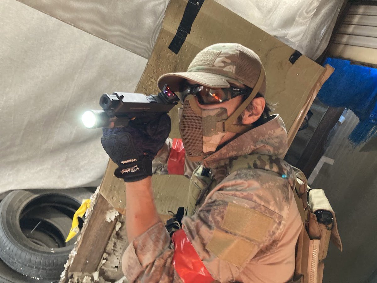 今日は大変久しぶりに <a href="/CQB_GHOST/">C.Q.B  GHOST</a> 福崎さんの定例会に参加させて頂きました。ご一緒させていただきました皆様大変ありがとうございました☺️冬用に組んだストライカー9が好調に動いてくれて嬉しかったです✨
TM祭以来の福崎、なんだかとても疲れましたので早く寝ます😅😅