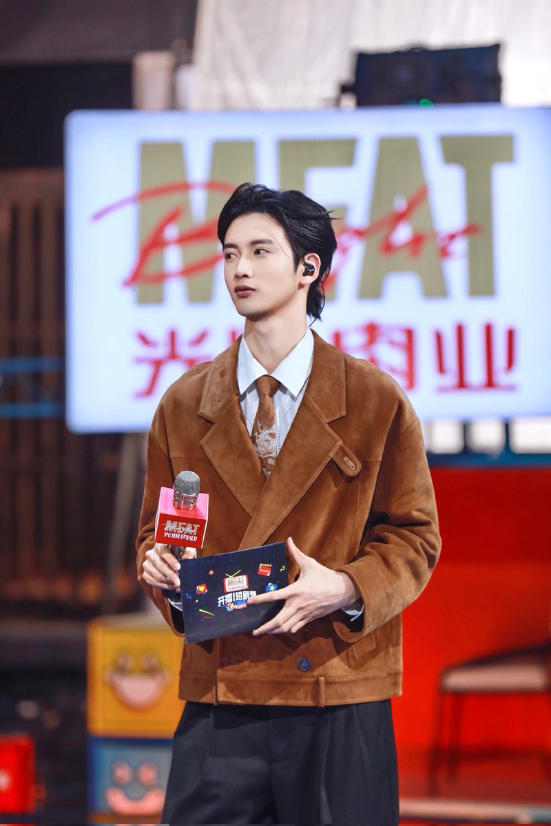 UNINE_INA's tweet photo. 241117 陈宥维工作室Official weibo update.. 

Berjalanlah menuju cahaya dan temukan jalan menuju jawabannya bersama.

Mc chen.. 😍😍
#UNINE #陈宥维 #ChenYouwei https://t.co/h3xRg2iDdn