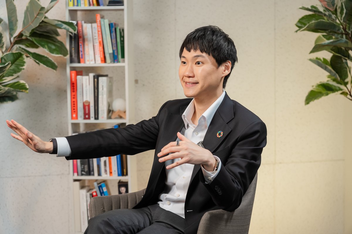 toppjirayut's tweet image. เบื้องหลังการสัมภาษณ์กับ TNN Tech เมื่อวันที่ 13 พฤศจิกายน ที่ผ่านมา ซึ่งในครั้งนี้ผมได้แชร์ความคิดเห็นเกี่ยวกับแนวโน้มและทิศทางของสกุลเงินดิจิทัลหลังจากการเลือกตั้งของสหรัฐ ฯ จะเป็นอย่างไรรอรับชมกันนะครับ

#TNNTech #USelection #ToppJirayut #ท๊อปจิรายุส