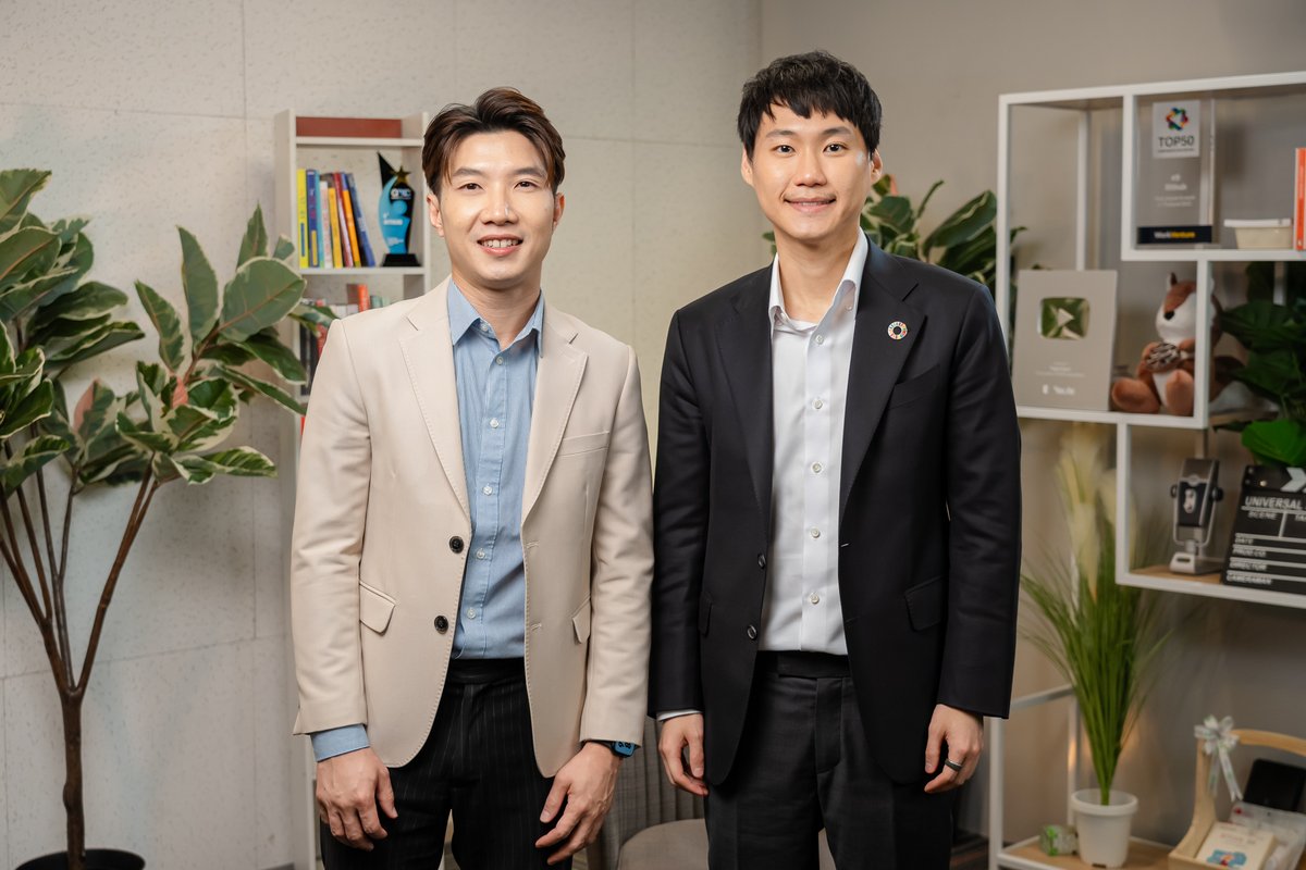 toppjirayut's tweet image. เบื้องหลังการสัมภาษณ์กับ TNN Tech เมื่อวันที่ 13 พฤศจิกายน ที่ผ่านมา ซึ่งในครั้งนี้ผมได้แชร์ความคิดเห็นเกี่ยวกับแนวโน้มและทิศทางของสกุลเงินดิจิทัลหลังจากการเลือกตั้งของสหรัฐ ฯ จะเป็นอย่างไรรอรับชมกันนะครับ

#TNNTech #USelection #ToppJirayut #ท๊อปจิรายุส