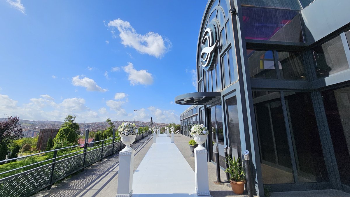 Qudim Life, 2018'den bu yana kusursuz hizmet veren DÜĞÜN /DAVET /ORGANİZASYON mekanıdır.