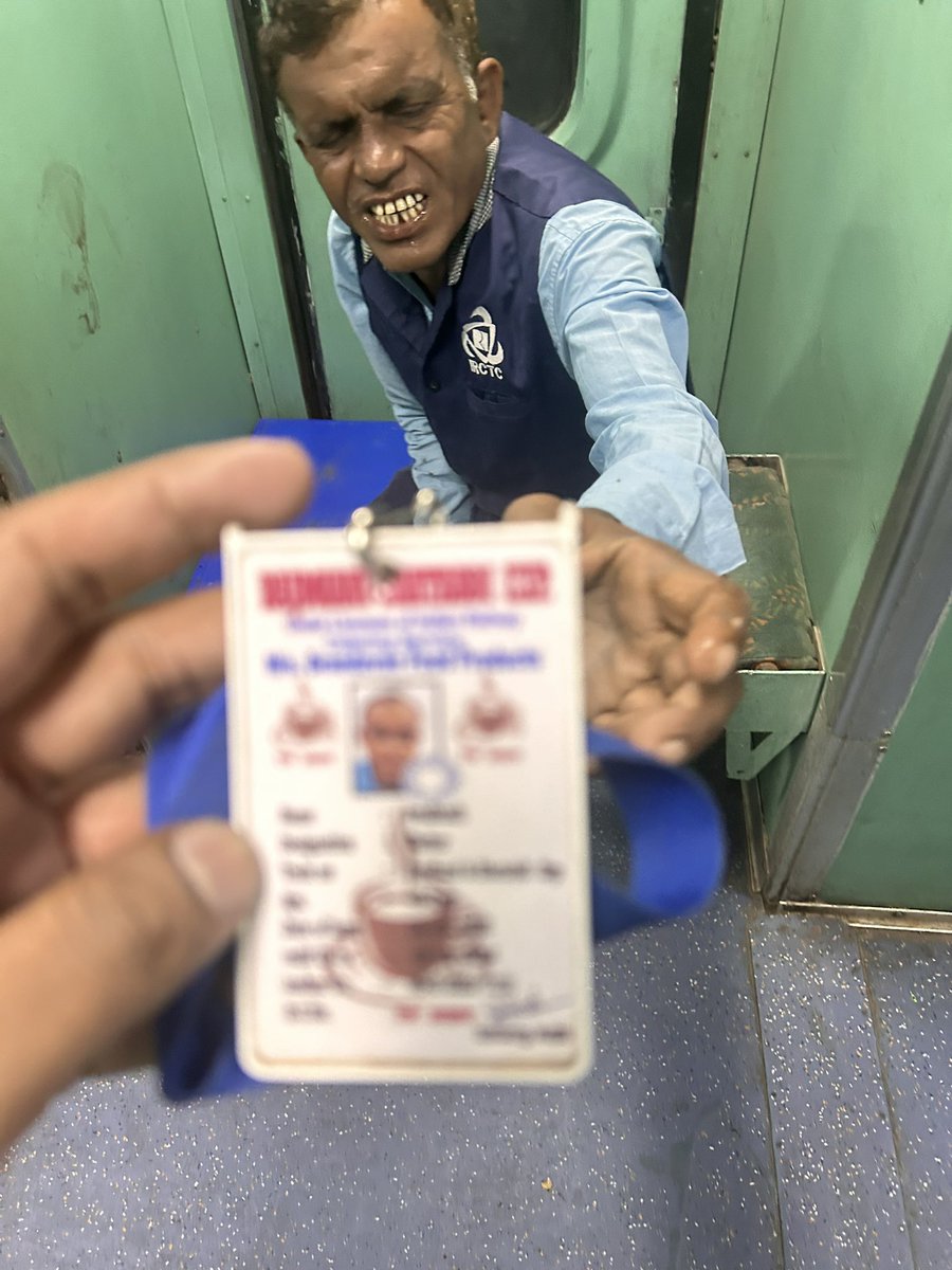 imrohitm's tweet photo. @railcomplaint drunk employee in today’s running 12003/SWARAN SHATABDI https://t.co/ecNG3fm6el