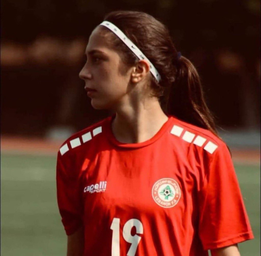 Céline Haidar, membre de l'équipe nationale féminine de football libanaise, vient de succomber à ses blessures suite à une frappe aérienne israélienne dans le quartier de Shiyah à Beyrouth.

<a href="/Romain_Molina/">Romain Molina</a>