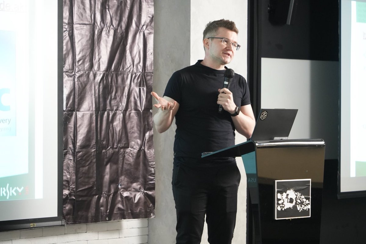 Mr. Anthony 安東尼 (@darkfloyd1014) on Twitter photo VXCON Speaker on stage. Our honour to have you with us, safe flight back to your home town.
<a href="/redragonvn/">Thanh Nguyen</a> <a href="/onlyxwings/">kaijern (xwings)</a> DennisKim <a href="/vkamluk/">Vitaly Kamluk</a> VXCON Speaker on stage. Our honour to have you with us, safe flight back to your home town.
<a href="/redragonvn/">Thanh Nguyen</a> <a href="/onlyxwings/">kaijern (xwings)</a> DennisKim <a href="/vkamluk/">Vitaly Kamluk</a>