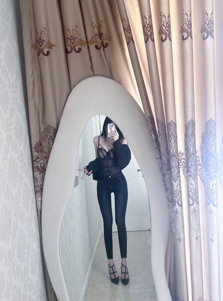 再街上遇到我你会跟我搭讪嘛～#女高 #门槛 #小狗日记  #爸爸活 #妈妈活 #缺钱 #求投喂 #反差女大学生  #m  #找金主 #置顶 #互转 #互粉 #门槛妹 #互fo #一日女友 #线下 #找金主 #电子宠物 #ATM奴 #求包养 #金主爸爸 #门槛姐 #足交 #反差 #母狗 #御姐 #榨精脸 #骚货 #骚逼 #反差婊