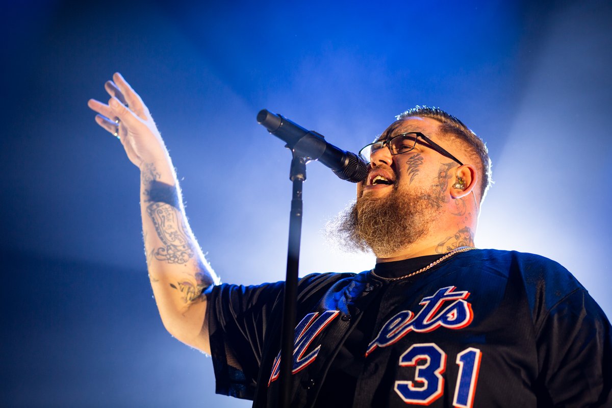 andrewbenge's tweet image. Last night @RagNBoneMan at @O2AcademyLeeds #ragnboneman #leeds #o2academy #gig #livemusic #photography #WhatDoYouBelieveIn #Human #Giant #TheRightWay