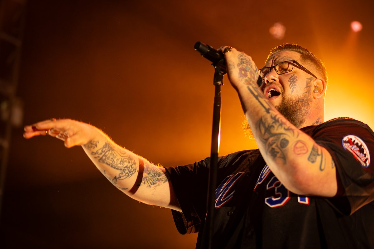 andrewbenge's tweet image. Last night @RagNBoneMan at @O2AcademyLeeds #ragnboneman #leeds #o2academy #gig #livemusic #photography #WhatDoYouBelieveIn #Human #Giant #TheRightWay