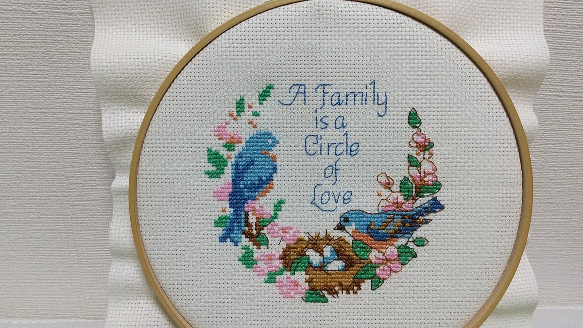 embroiderydiary's tweet image. ❮Family Love Amour familial❯8日目
まだ完成しない😂
でもあと少し🪡💨
#DIMENSIONS
#クロスステッチ
#家族愛