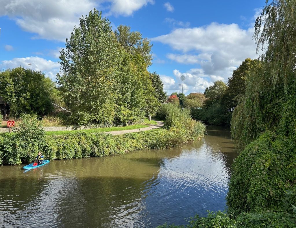 🚣🦆🏊‍♂️The closing date is 28 November, have your say now! Somerset Council are seeking views from residents on their new Taunton Waterways Strategy and Guidance. If you're a river user, or have ideas for improvement, find out more on their website 👉ow.ly/7rQl50TVaVV
