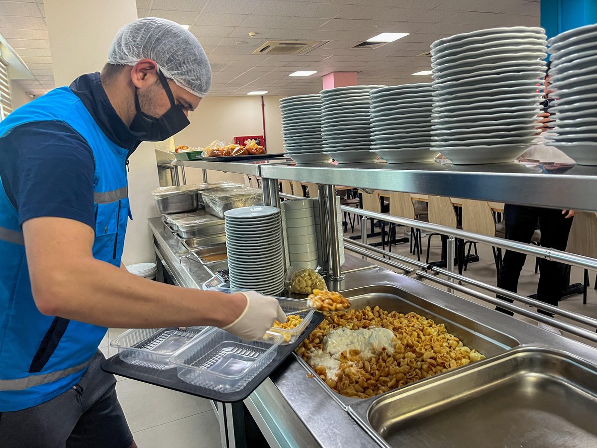 Muratpaşa KYK Yurdu olarak, "Komşum Projesi" kapsamında ihtiyaç sahiplerine destek olmaya devam ediyoruz. Birlikte paylaştıkça güzelleşen bu yolda, yardımlaşma ve dayanışmanın gücüne inanıyoruz. 💙
#KomşumProjesi