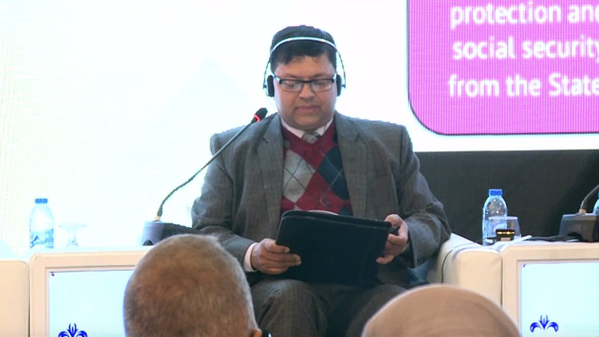 DevPathways's tweet image. Ram Kumar Phuyal, Member-National Planning Commission, Govt. of Nepal shares how Nepal introduced a tax-financed universal pension for its older citizens, reducing the age from 75 to 68 over the years.

#Pensions #UniversalSocialProtection #Nepal