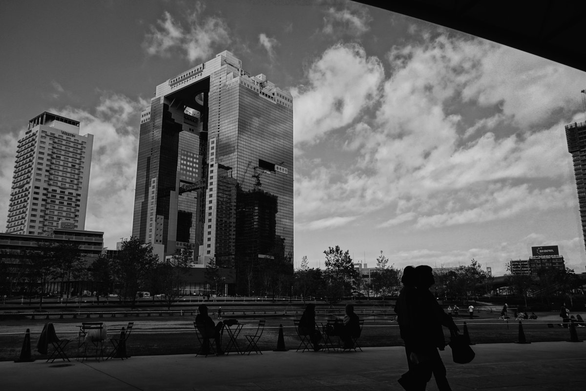 mapcamera's tweet photo. いつもご愛顧ありがとうございます。
マップカメラでは『Autumn Camera/Lens Review Fair 2024』開催中‼カメラやレンズレビューを募集強化中です✨

さっそくお客様より頂いた『 SONY Cyber-shot DSC-RX100 』レビューをご紹介📸

30枚くらい写して確認しましたが圧巻の描写力・・・続きはこちら👇
https://t.co/8iui7TUk6C