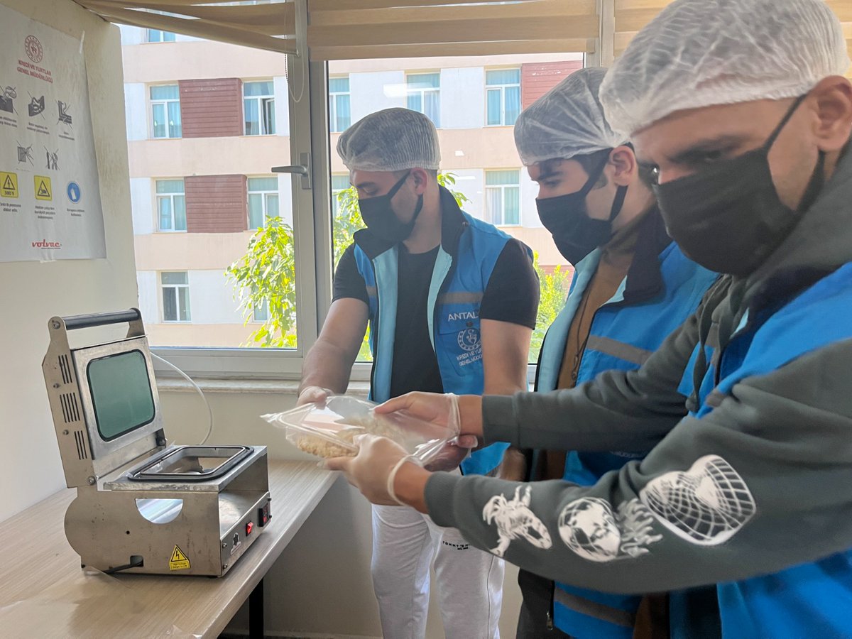 Muratpaşa Yurdu olarak gönüllülük faaliyetlerimiz kapsamında "Komşum Projesi"ne destek veren tüm arkadaşlarımıza teşekkür ediyoruz. İhtiyaç sahiplerini unutmuyoruz. Birlikte iyilik için çalışmaya devam ediyoruz 💪
#KomşumProjesi