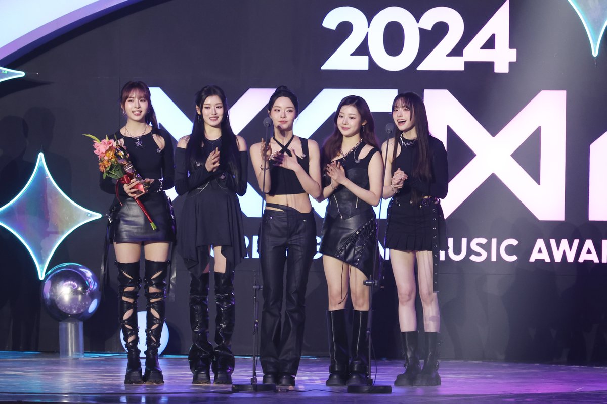 ilgansports's tweet photo. [#KGMA 2024]

#IS라이징스타상 주인공  #피프티피프티 
수상을 진심으로 축하드립니다! 🎊☺️

피프티피프티의
멋진 무대와 레드카펫 비주얼 빛나는 순간을 확인하세요!📸

📱https://t.co/gSBaQyNuNF

#피프티피프티 #FIFTYFIFTY
#키나 #문샤넬 #예원 #하나 #아테나 

#KGMA #KoreaGrandMusicAwards #코리아그랜드뮤직어워즈