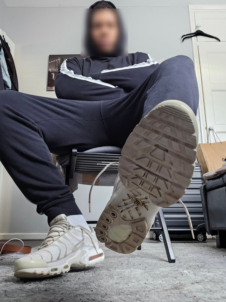 Chavmaster0111's tweet photo. Sunday service let's see them tributes 
#findom #drains #cashmaster https://t.co/3wjSOuKxn5