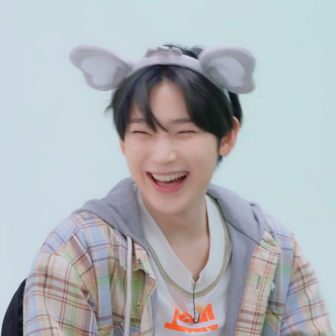 pinknooieu's tweet photo. happy sunoo = happy me https://t.co/mH83J0jLaM