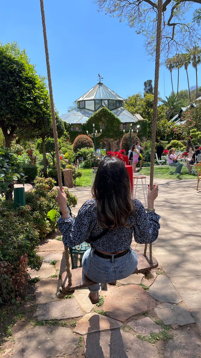 A secret garden in the city 🍃🌷