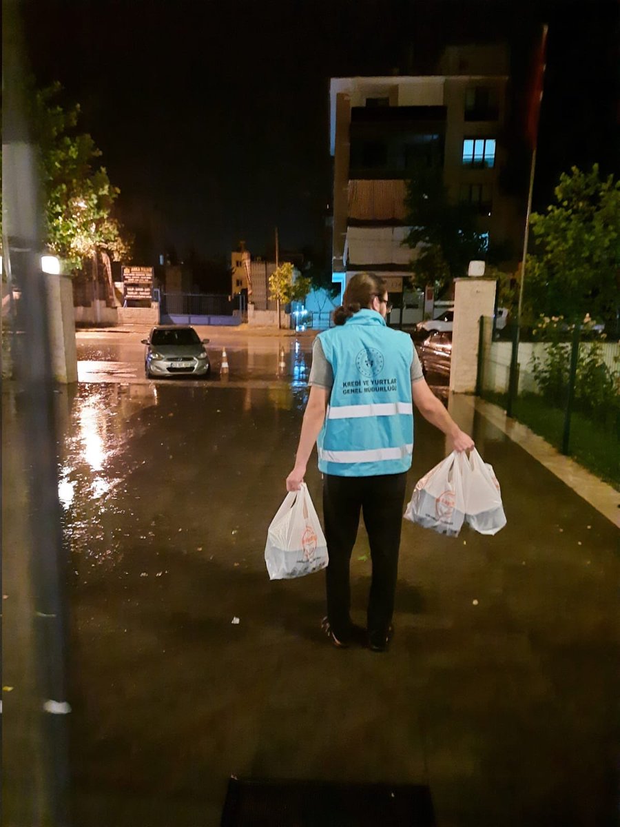 #KomşumProjesi,
Dünyanın en güzel çalışmalarından biri.
“İyiki varsinız, gönlü güzel insanlar  “