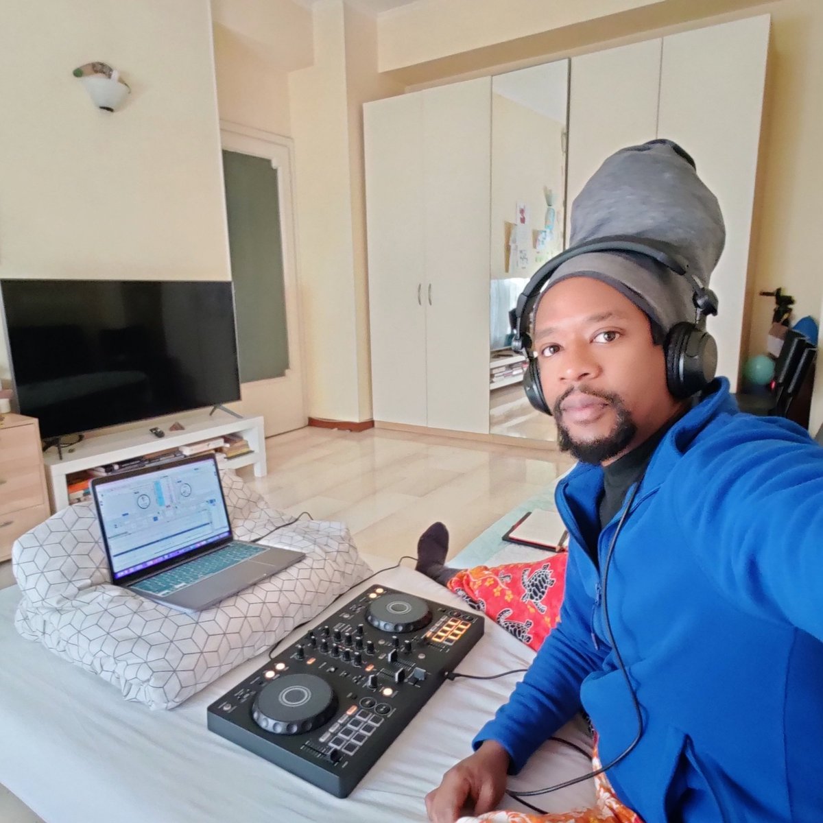JackRoosterLive's tweet photo. Just wrapped up Episode 064 of #DeeperSoundsofNairobi! This journey, born over a decade ago, fuels my passion for African electronic music—sounds I believe free us from mental slavery.
Late on this drop (thanks, #ADE24), but I’m back, inspired, and grateful. Let’s vibe! #DSoN https://t.co/6ESdCPNaHr