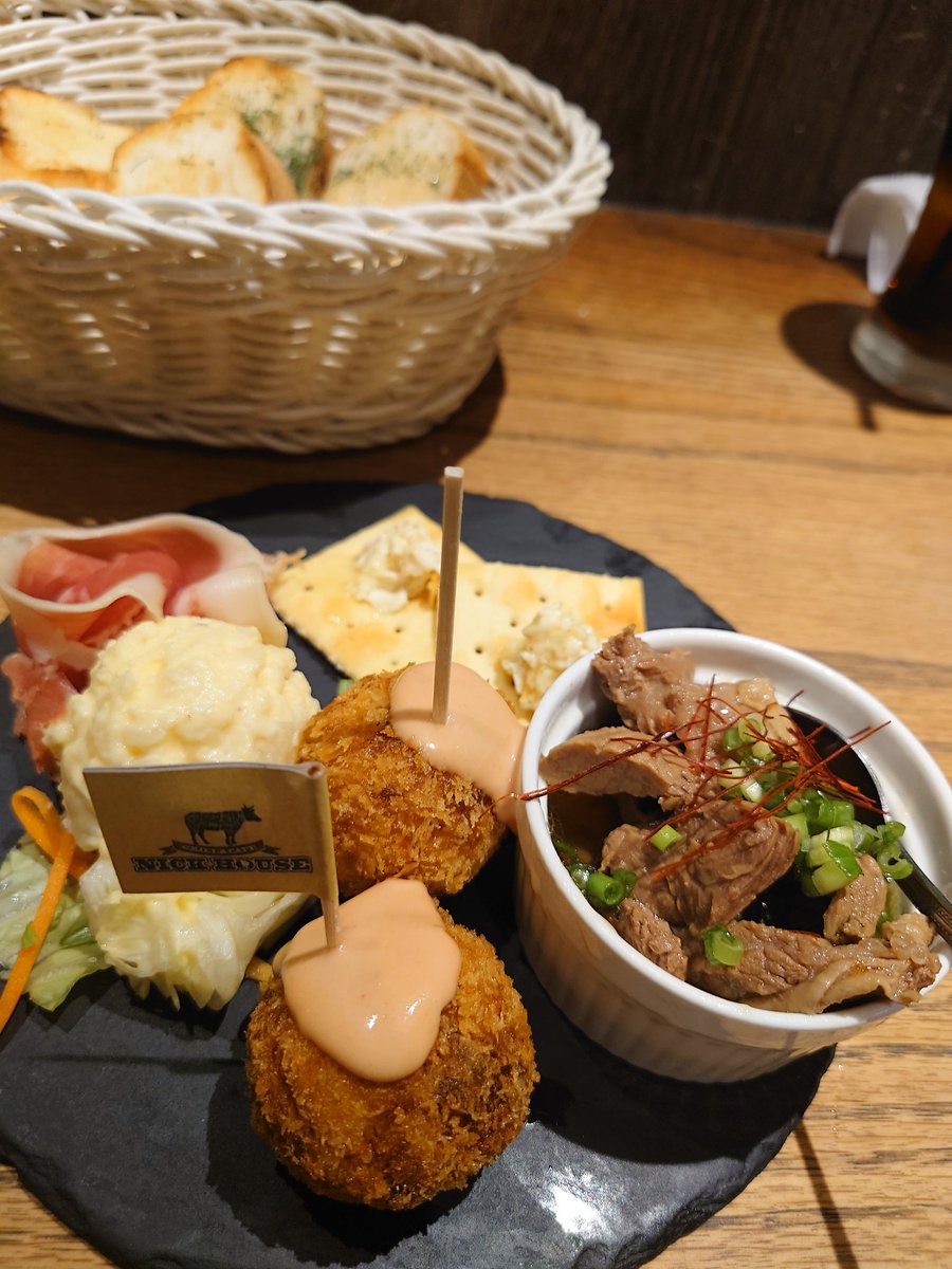 mi0071ka's tweet photo. ファン感最終日👍店長と汗だくになりながら駆け回ってお客様と沢山お話しできてとてもいい1日でした😍スタッフも皆しっかり盛り上げてくれて最高でした✨#過去ピク #NICKHOUSE #飯テロ #フォロバ100絶対 https://t.co/9rUWrqXAYu