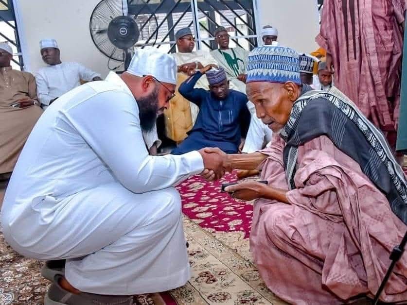 I commiserate with the Minna Emirate, family members, and the Muslim Ummah, over the death of the Chief Imam of Minna, Mal. Ibrahim Isah Fari.

May Allah grant the deceased Aljannat Firdausi.