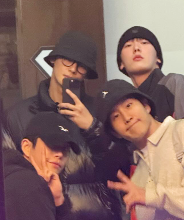 241117  은우 인스스⭐️

으누 얼굴보니 조아서 신남😘
산하가 보러간날인가?

#차은우 #CHAEUNWOO