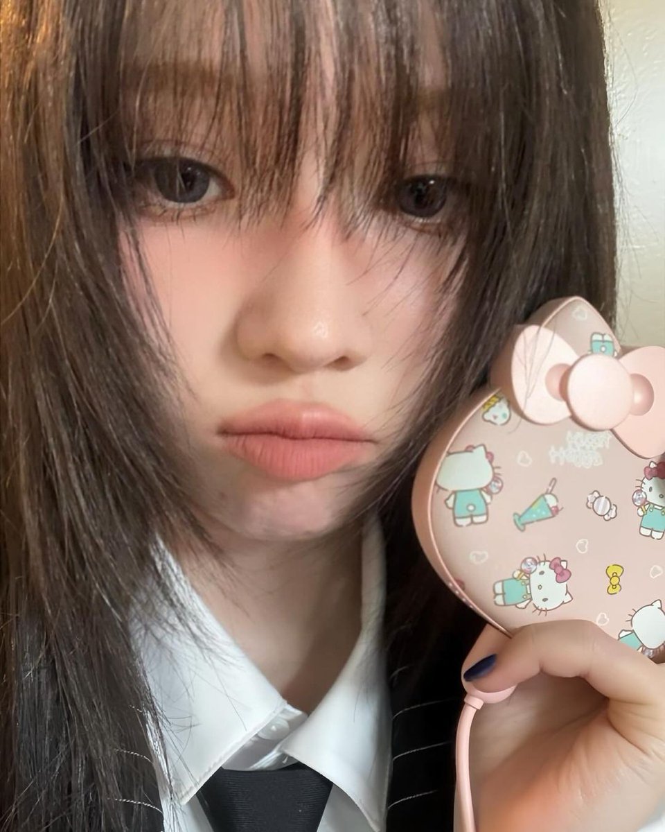 Rai_MY_winter's tweet image. 髪色だけでこんなにも変われるのさすがは冬子様

#aespa #에스파 #aespawinter #WINTER #윈터 #ウィンター #冬子 #aespa好きな人と繋がりたい #KPOP好きな人と繋がりたい #kpop