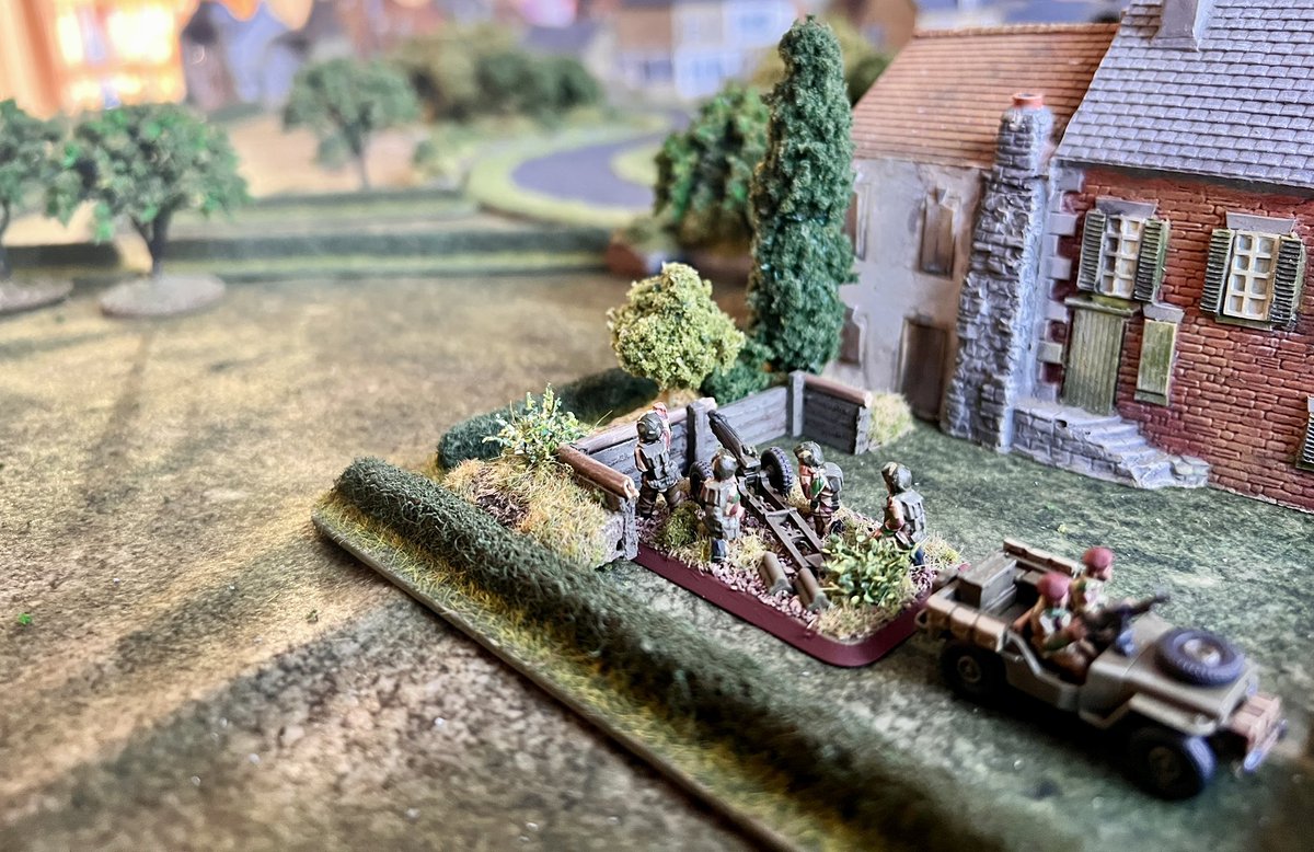 tinyterrain's tweet image. #15mm Normandy table re-jigged. With the #BritishAirborne having taken the bridge yesterday, they dig in on the Southern side of town expecting a counter from the Panzer Grenadiers #BlitzkriegCommander
