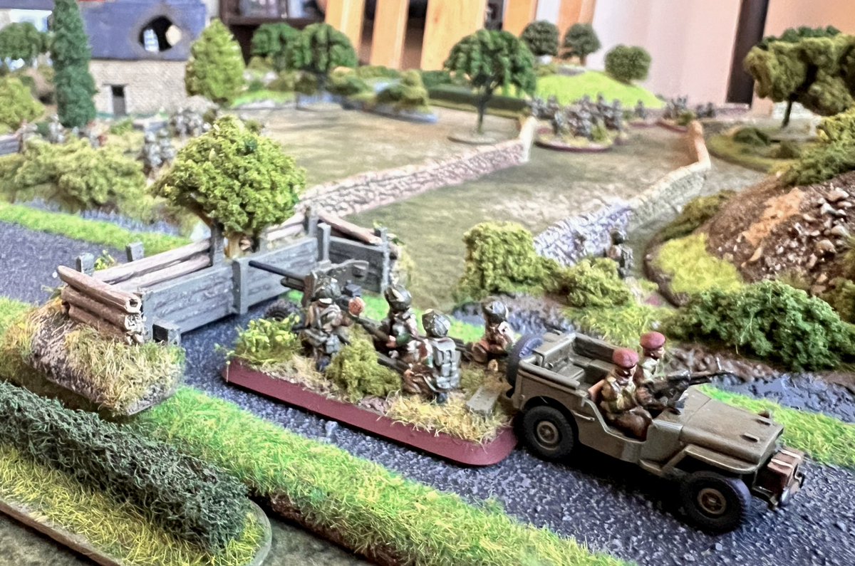 tinyterrain's tweet image. #15mm Normandy table re-jigged. With the #BritishAirborne having taken the bridge yesterday, they dig in on the Southern side of town expecting a counter from the Panzer Grenadiers #BlitzkriegCommander