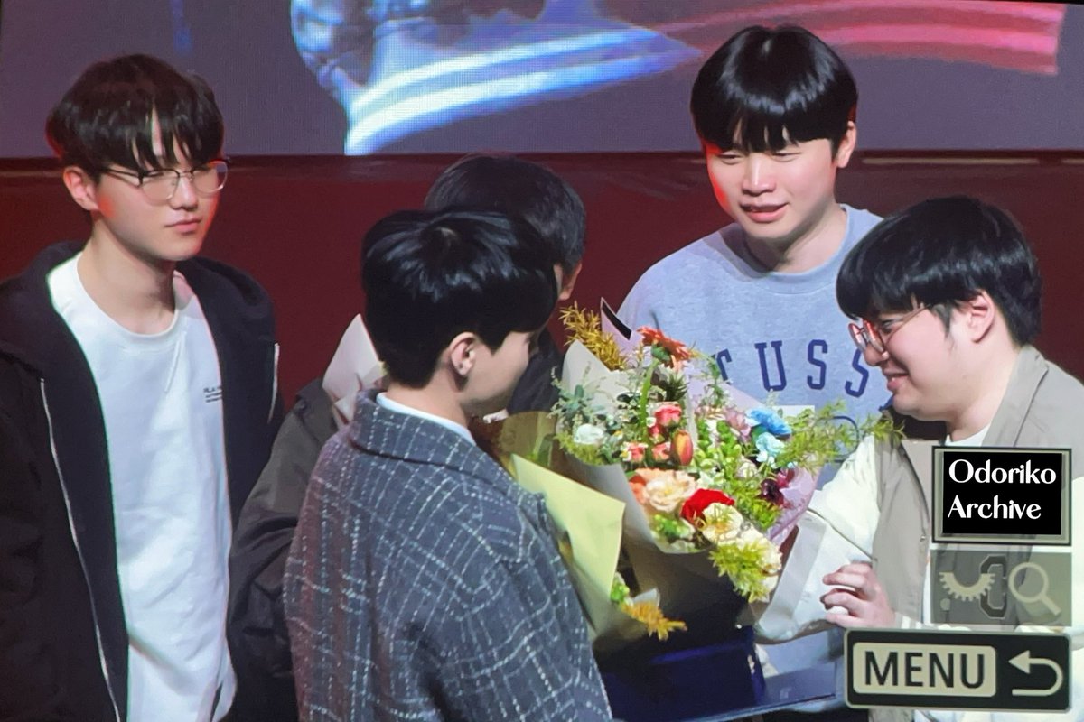 odorikoarchive's tweet photo. 241117 Farewell Deft
💐

#Deft 
#데프트 https://t.co/0J7pa0uBeZ