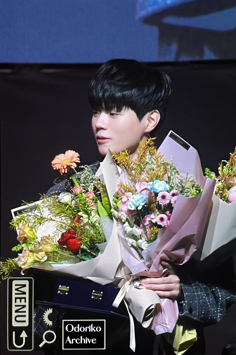 odorikoarchive's tweet photo. 241117 Farewell Deft
💐

#Deft 
#데프트 https://t.co/0J7pa0uBeZ