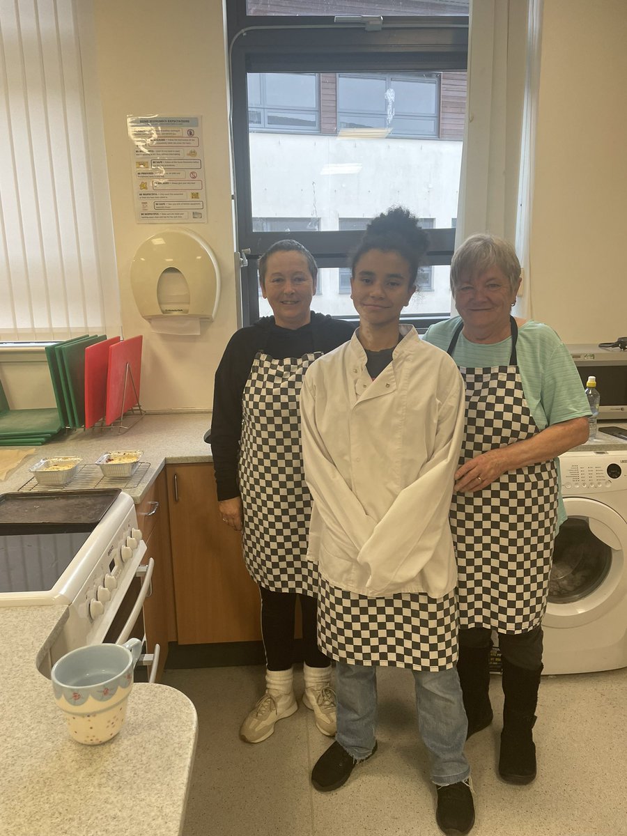 Our Family Friday cooking class making desserts. Nice to see Chef Mr Campbell from Maths keeping a careful eye on the quantities 🧮 👨‍🍳 <a href="/LesmahagowHigh/">Lesmahagow High School</a> <a href="/SLCEquity/">SLC Equity Team</a>