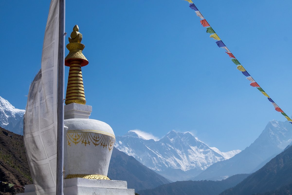 SunOnlyApp's tweet photo. Etwas Spiritualität zum Wochenende😍

#nepal #himalaya #sagarmatha #trekking #everest #lohtse #asien #asia #bergliebe #bergwelten #bergzeit #nicehike #hikemoreworryless #hikingtheglobe #mountainstories #mountainscape #hiking #hikingadventures #hikingculture #mountains #mountainlife #mountaineering #mountainview #mountainlove #werbung