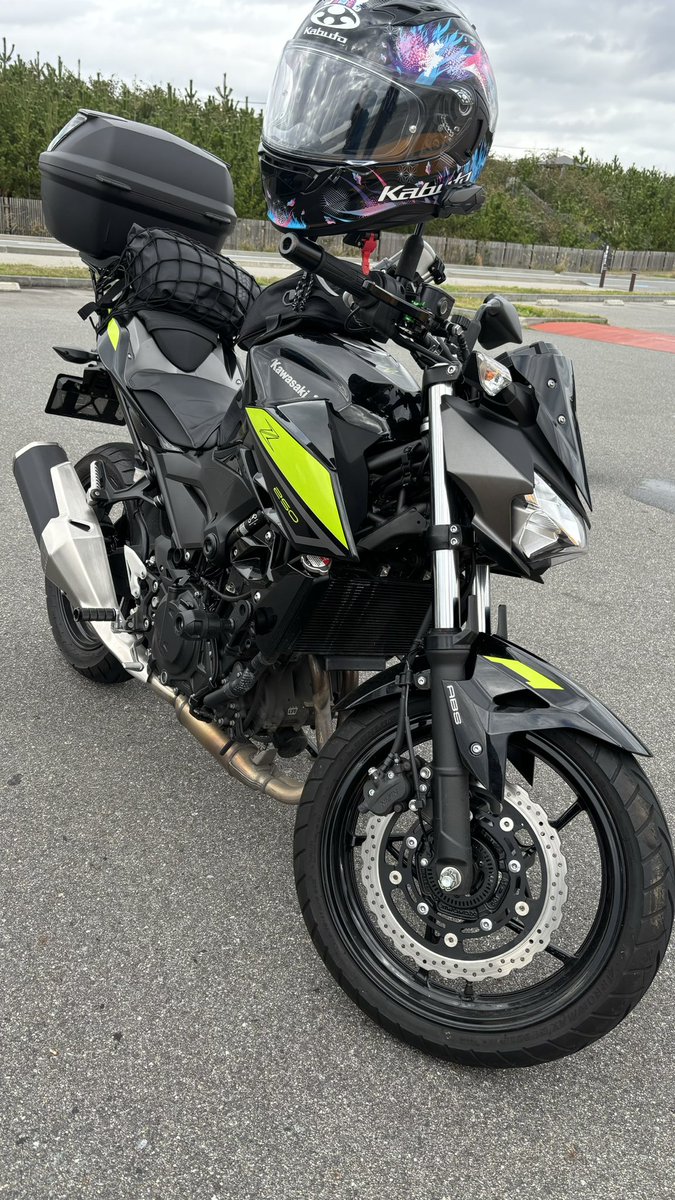 ashitakameron's tweet photo. 名前：あしめろ
性別：女
年齢：1979年6月生
住み：埼玉
車種：Z250
身長：162
好き：バイク、キャンプ、スキー、猫、ゲーム、相方
一言：ツーリング計画すると雨予報なのなんで？(笑)
#バイク乗りとして軽く自己紹介 
#バイク好きと繋がりたい https://t.co/oPWVdPjAbd