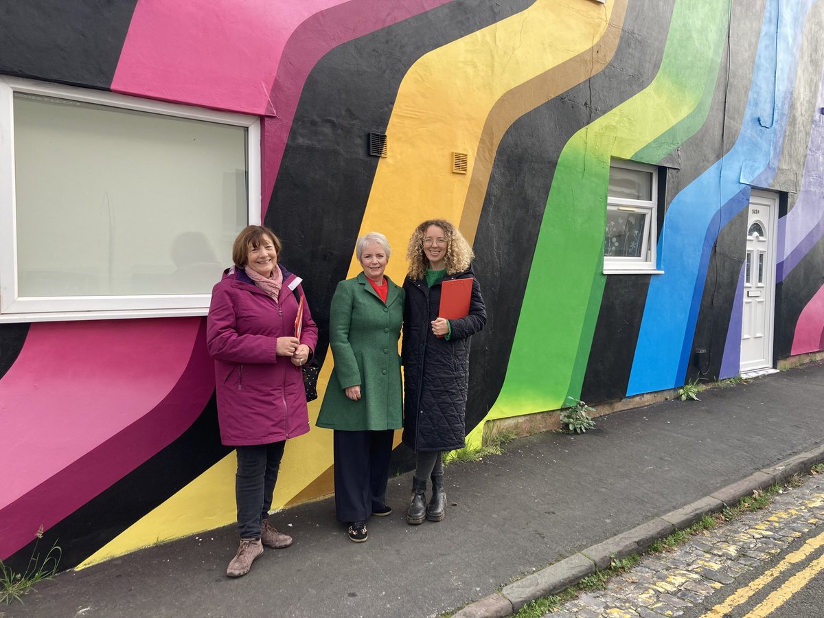 Great to be out in Bedminster this week talking to residents with Cllr <a href="/EClarkeBristol/">Emily Clarke</a> <a href="/helenhbristol/">Helen Holland</a> <a href="/BristolSouthLab/">Bristol South Labour</a>