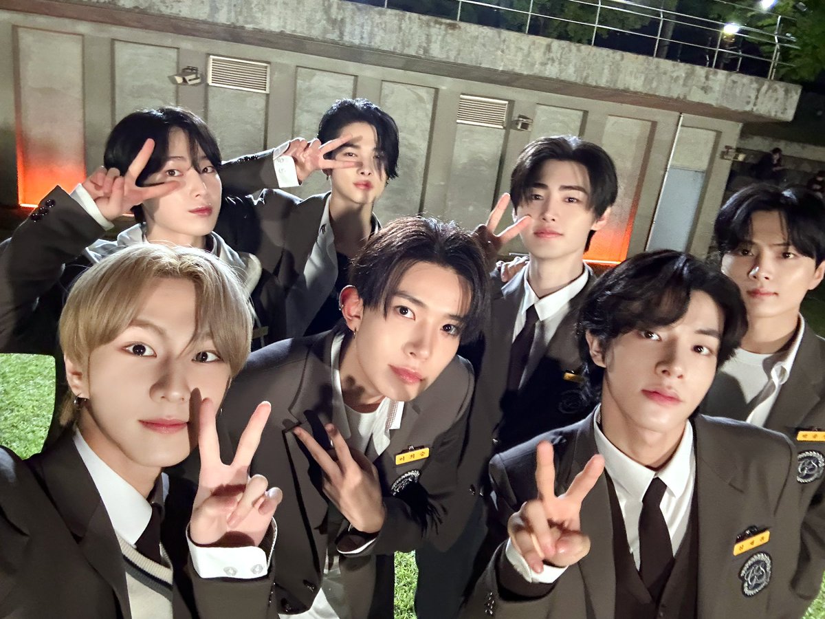 [#오늘의ENHYPEN] 자유롭고 편하게 촬영할 수 있게 만들어주신 1박 2일팀 덕분에 즐거운 추억 만들고 왔습니다! 감사합니다☺️🫰 #241117 @ 1박 2일