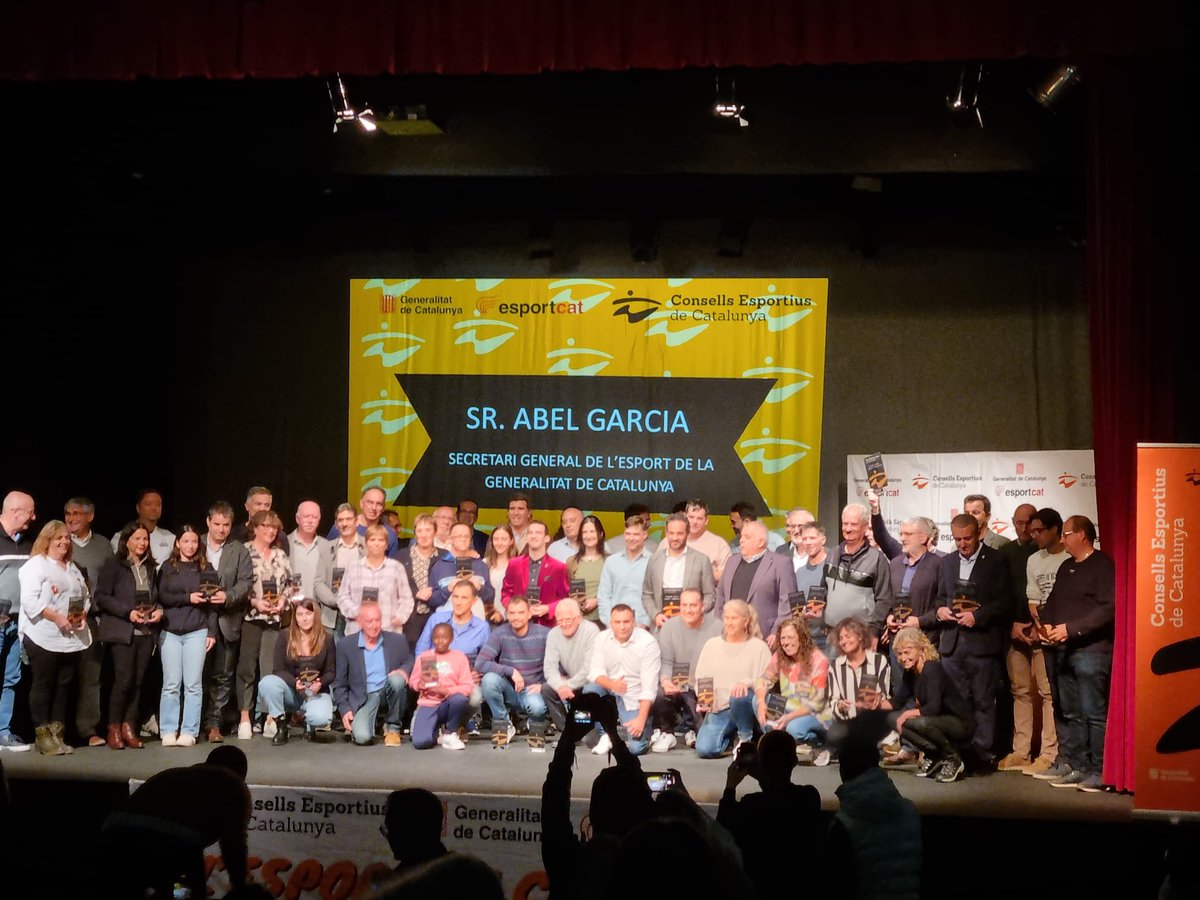 Entrega premis Consells Esportius "Valors, Esport i Ciutadania" a Juneda (Garrigues). 
Felicitem als premiats i a tota la família dels #ConsellsEsportius.