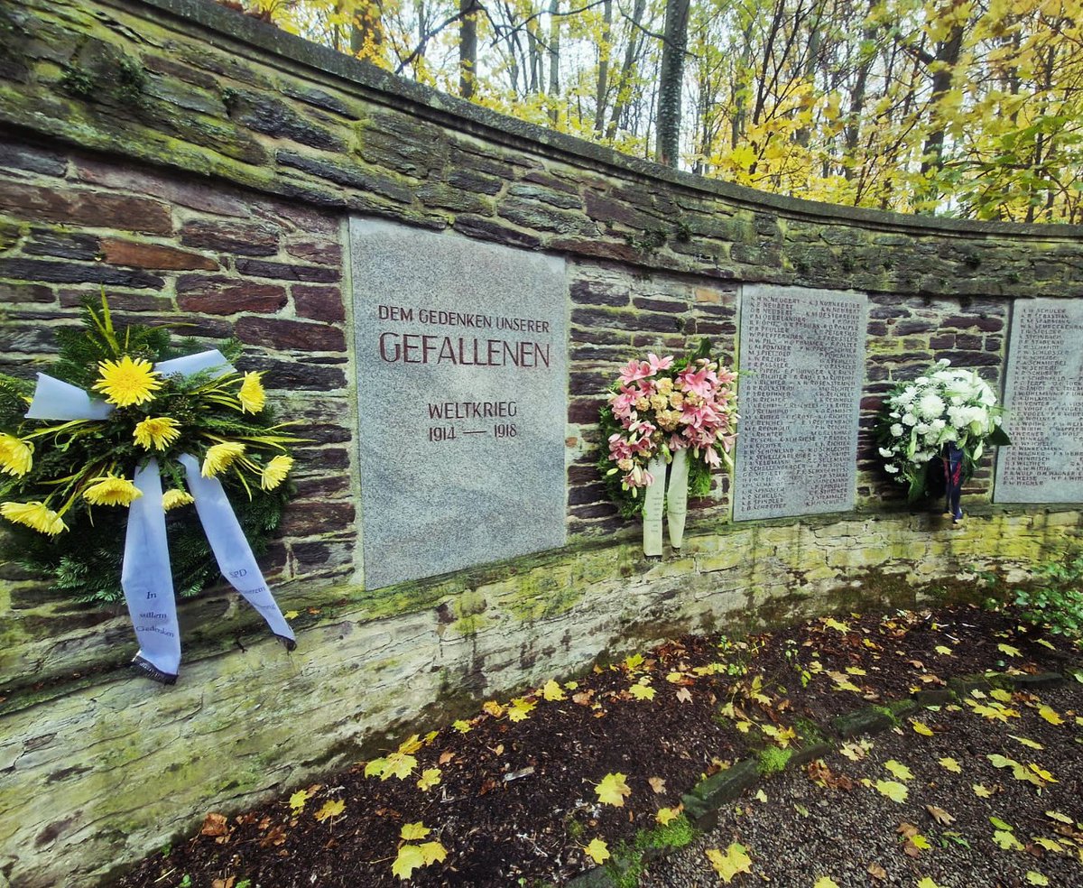 Auch #HohensteinErnstthal begeht den #Volkstrauertag im Rahmen einer Gedenkveranstaltung auf dem Pfaffenberg. Es ist wichtig, die Erinnerung wachzuhalten. Danke für die zahlreiche Teilnahme!