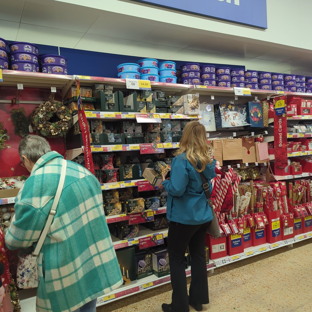 markyr888's tweet photo. @Tesco  what a silly idea to put chocolates on shelves that only if you were 7ft tall you could reach. It's also dangerous!! Tesco in Flitwick https://t.co/8aEWN8wnLD