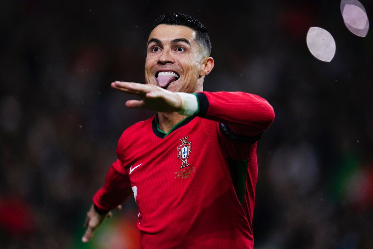 AdarshS516026's tweet photo. #CristianoRonaldo 
@Cristiano ♥️🔥🔥💥
#NEDHON #UFCMax #МарафонЕдинства #MissUniverse2024 #Jyothika #Glastonbury #YusufTekinYanlızdeğildir #TXT_OverTheMoon #Διαγραφη_Σαμαρα #Σαμαρας #Portugal #Football https://t.co/5PabdnErzv