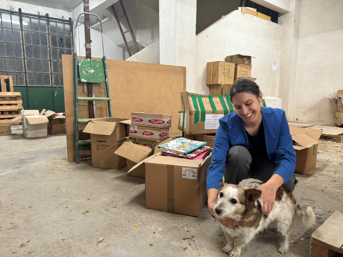 ProfesRiojaDana's tweet photo. La Protectora de animales de La Rioja también dona un montón de material para que llegue a las escuelas que han quedado destruidas por la DANA. Muchísimas gracias chic@s. @Aparioja https://t.co/EHKSC1e4Mr