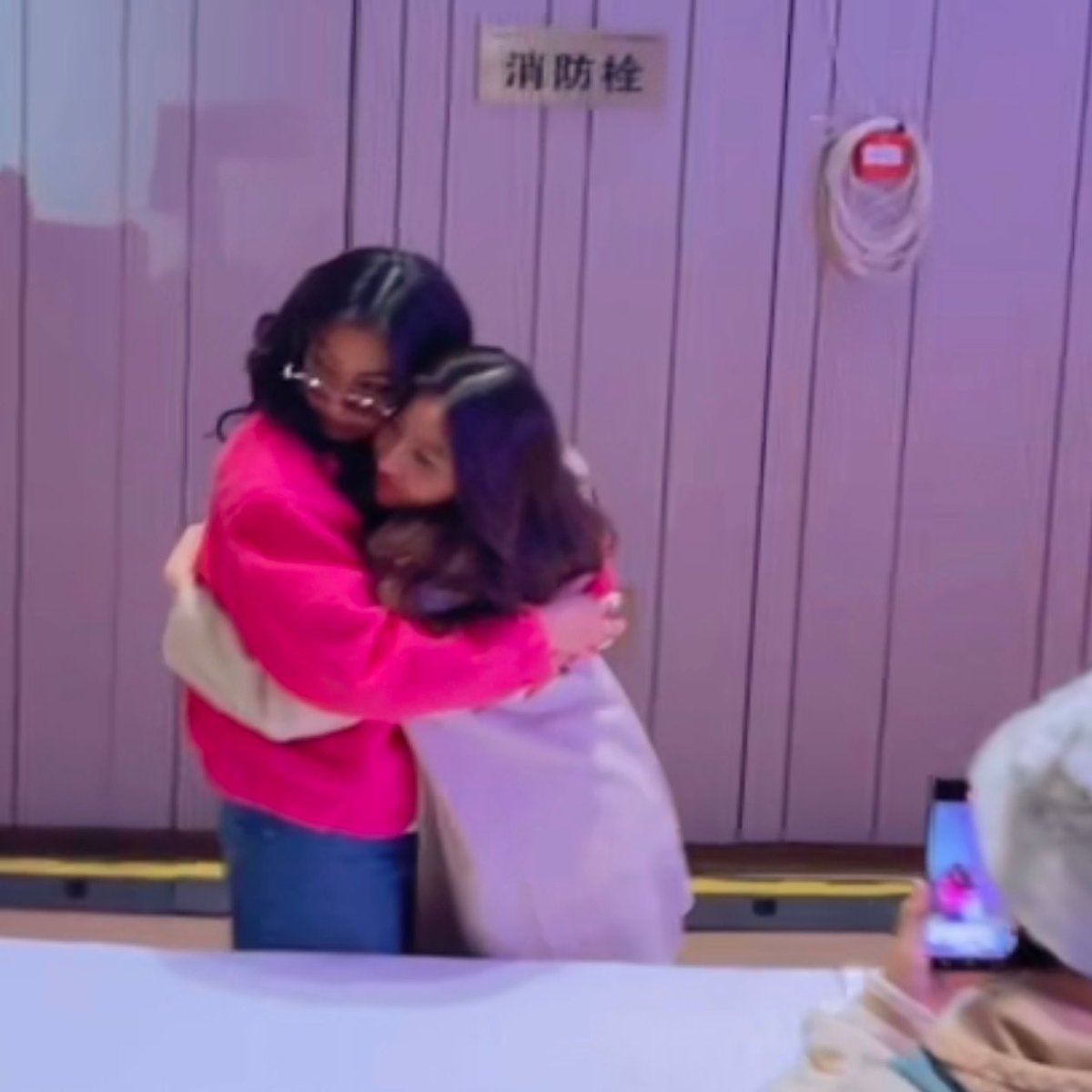 fayelvr's tweet photo. and if i cry then what

YOKO QINGDAO FAN
#YokoFMQingDao https://t.co/r36vg9LwQN