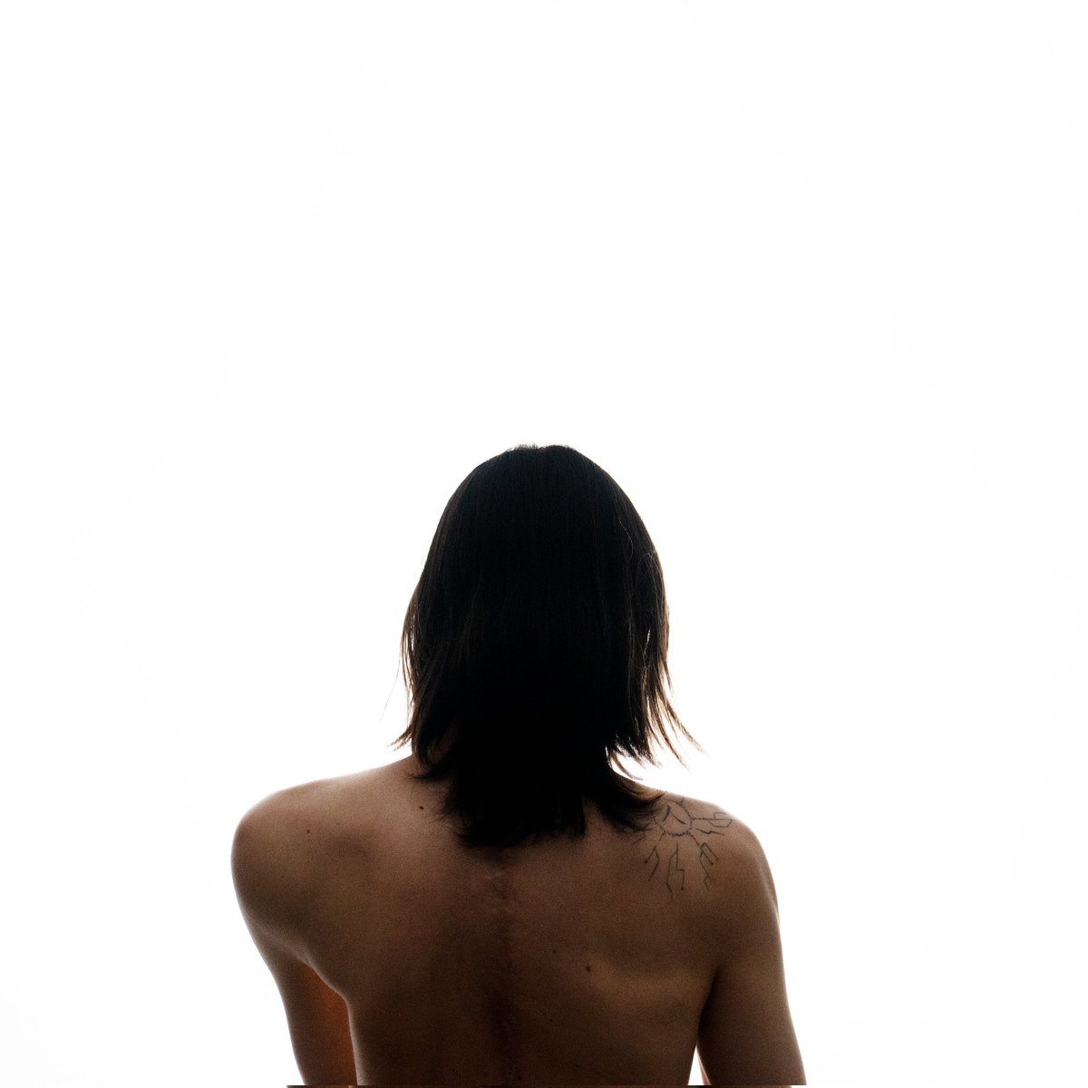 Je m’appelle Swen et si vous lisez ces mots c’est donc que nous arrivons à la fin d’un Arc.

Il n’y a pas plus de trou noir que de disparition,
Pas plus de narrateur qu'il n'y a d’équipe derrière tout ça.
Il n’y a que moi. Et une date :

Le 29 Novembre, pour un Ep...
 “TSUKI”